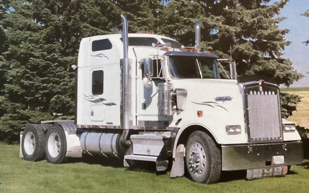 Year 2000 Kenworth Tractor