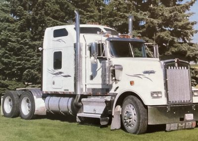 Year 2000 Kenworth Tractor